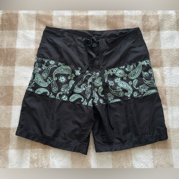 34 waist Black Swim Shorts with Green Paisley - Picture 1 of 7